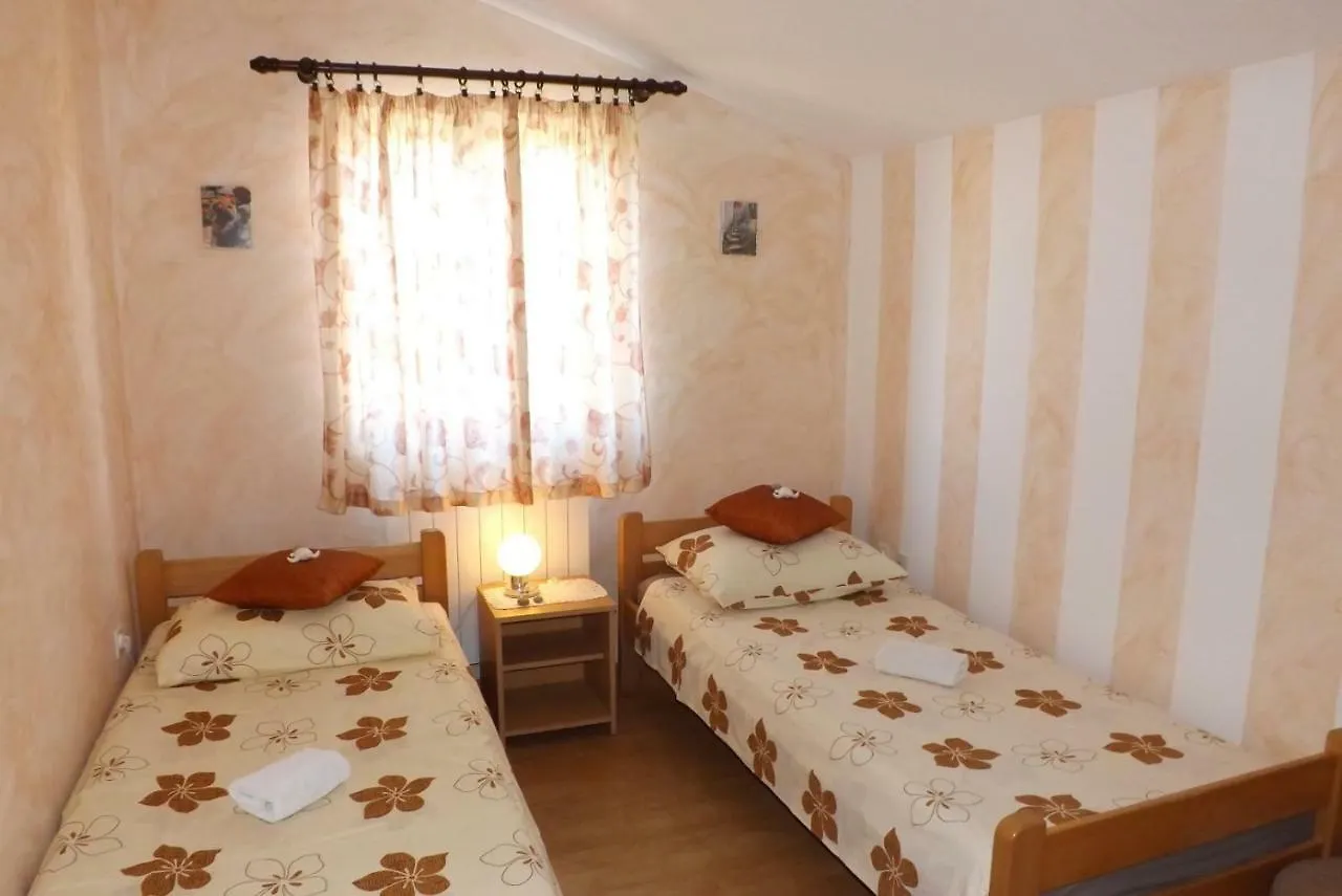 Διαμέρισμα Apartmani Bubnic Ουμάγκ Κροατία