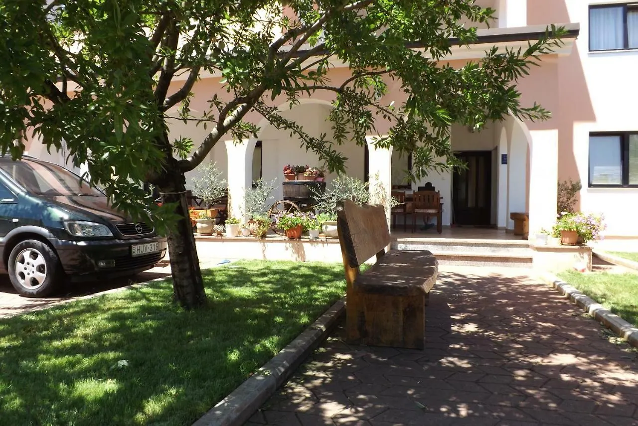 Apartmani Bubnic Ουμάγκ 0*,